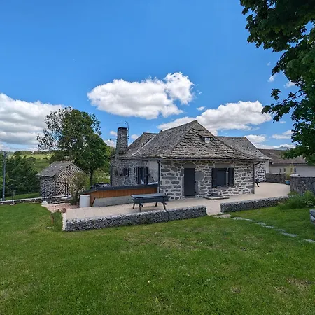 Familial Avec Jardin, Pres Du Puy-en-velay Et Station De Des Estables - Fr-1-582-475 *